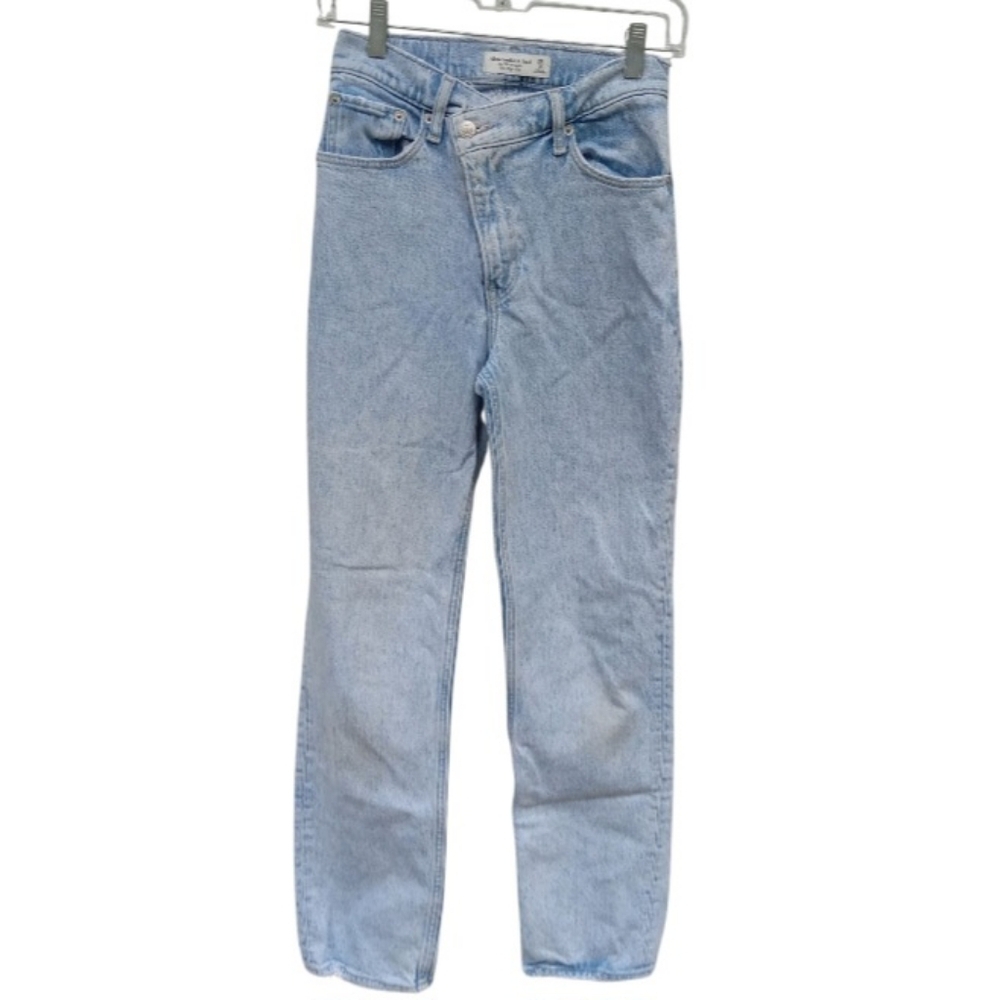 A & F 90s Straight Ultra High Rise Sz 25/0 Light Wash Blue Jeans